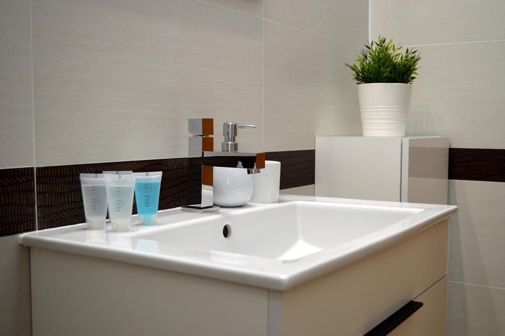 Ge Apartments Прага Екстериор снимка