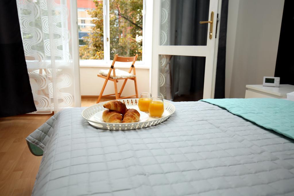 Ge Apartments Прага Екстериор снимка