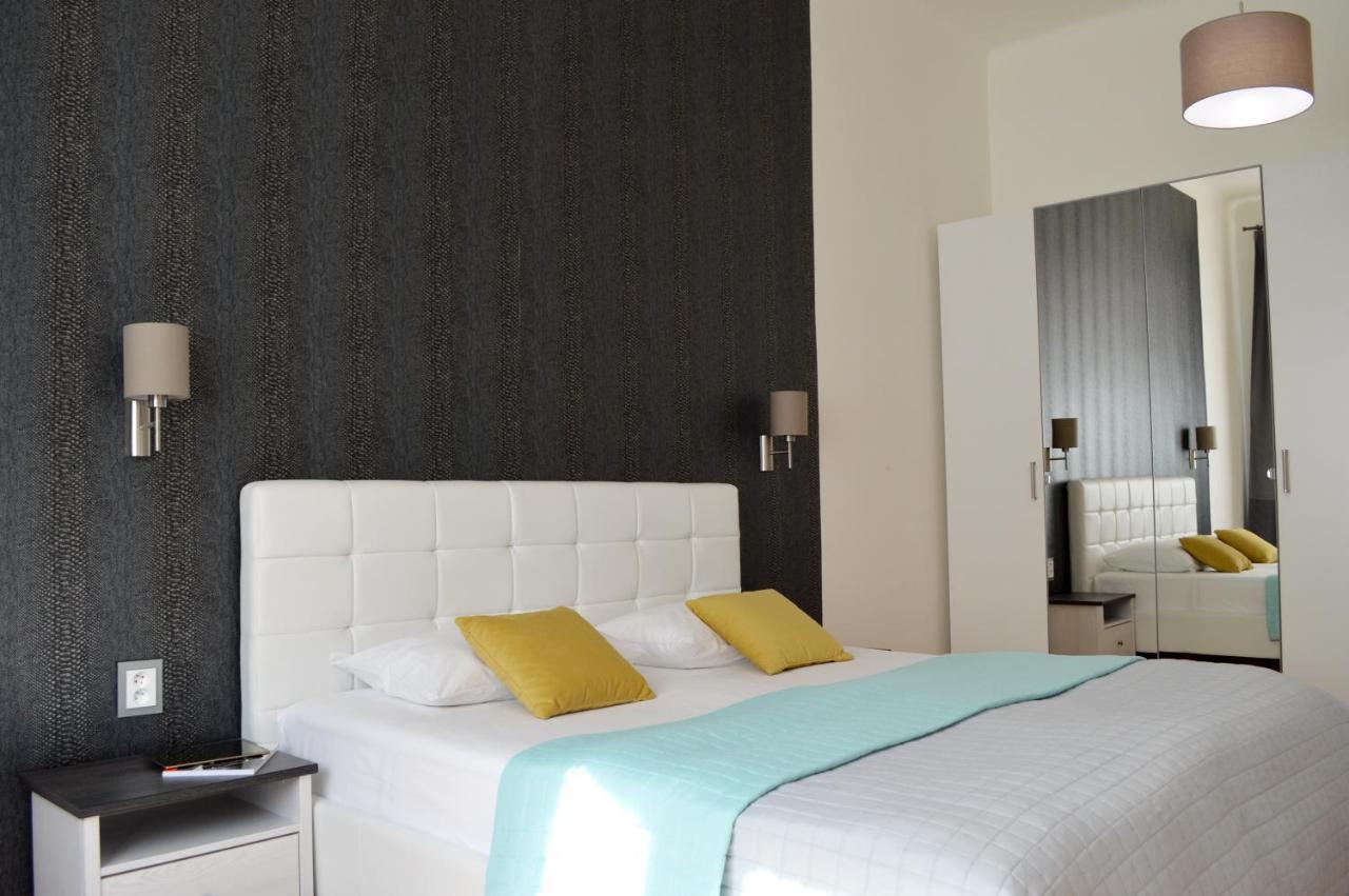 Ge Apartments Прага Екстериор снимка